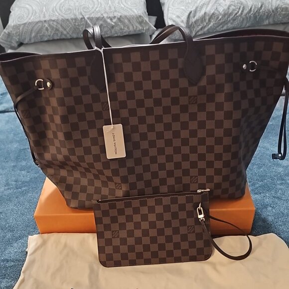 Louis Vuitton Neverfull GM Tote - Picture 3 of 4
